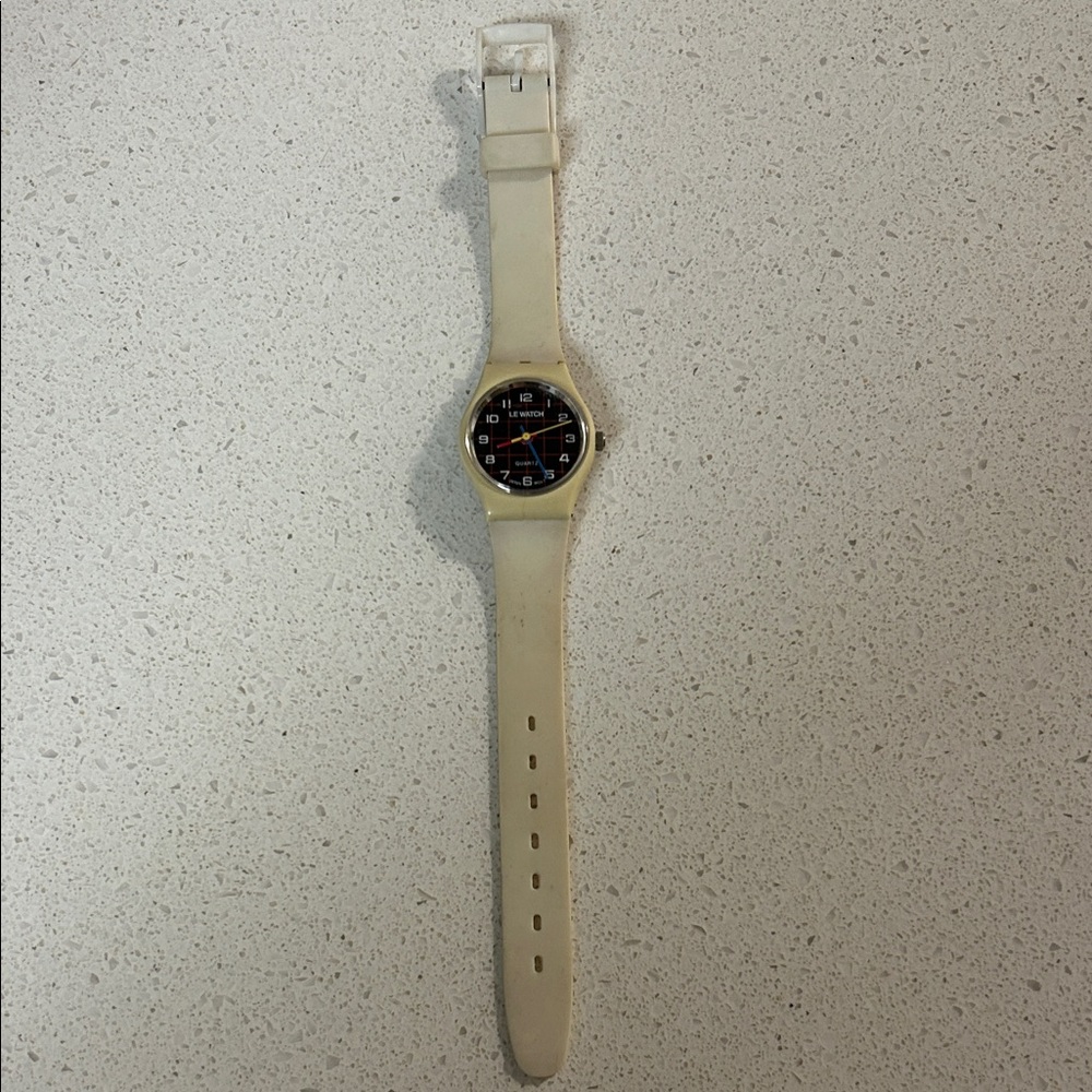 Vintage Beige Le Watch with Black Dial